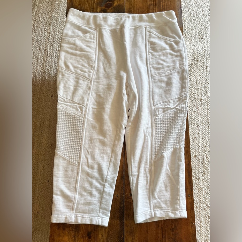 Women’s Chicos Zenergy capris